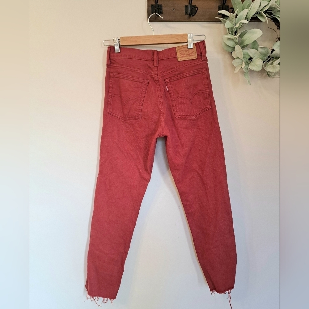 Levi's Women's Red High Waist Raw Hem Size W 28